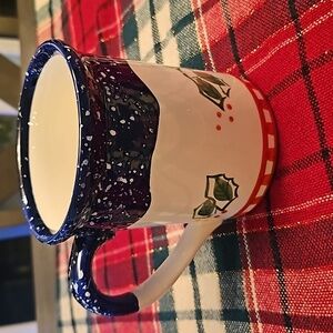 Smucker's Collector Mug Christmas 2001 vintage Farmhouse Holly Navy White Red Gn